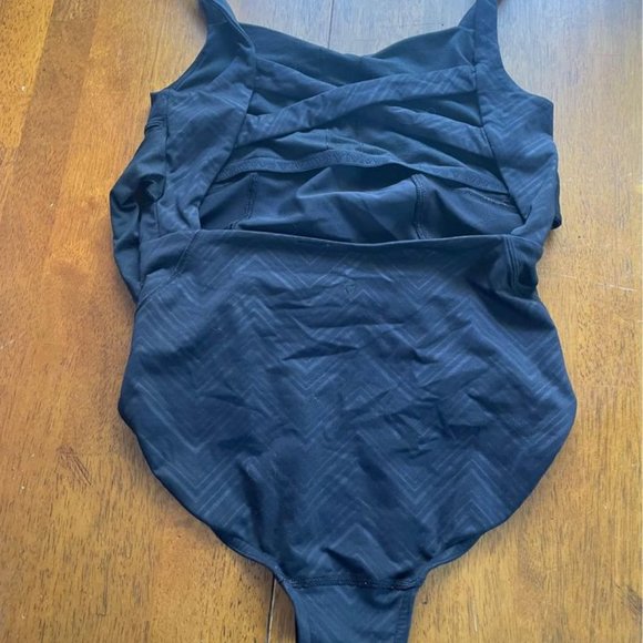 Ivivva Black/Dark Gray Chevron Print Strappy One-piece Swimsuit Size Kids 14 - Picture 3 of 3